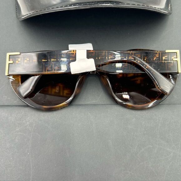 Women’s Fendi tortoiseshell sunglasses made in Italy main image 5